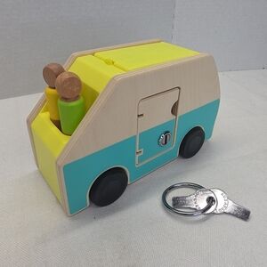 Lovevery Montessori Wooden Camper Van Toy With Keys&  2 Wooden Pasenger